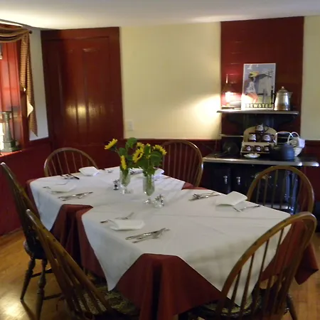 Candleberry Inn On Cape Cod-2